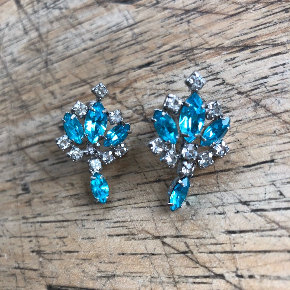 3 pairs vintage rhinestone clip on earrings - Picture 3 of 4